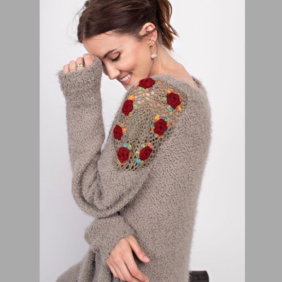 Last 1! 🌟HP🌟Crochet Shoulder Sweater - Picture 2 of 4